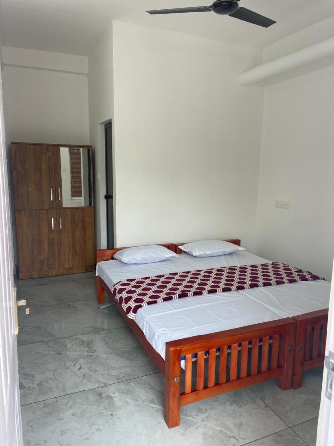 New Star Homes Kotamangalam Luaran gambar