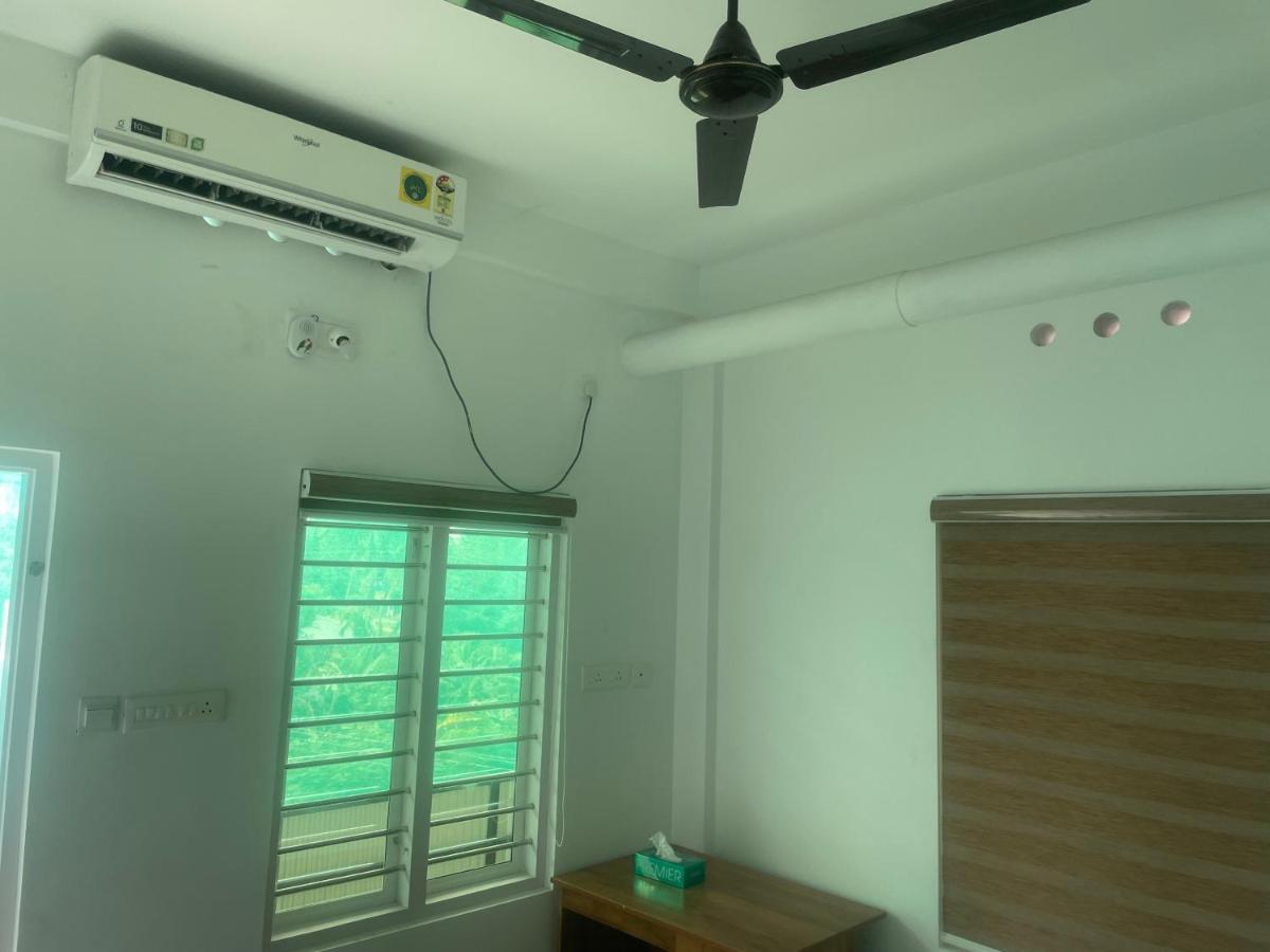 New Star Homes Kotamangalam Luaran gambar