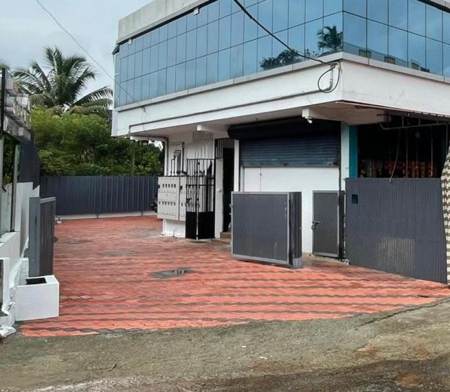 New Star Homes Kotamangalam Luaran gambar